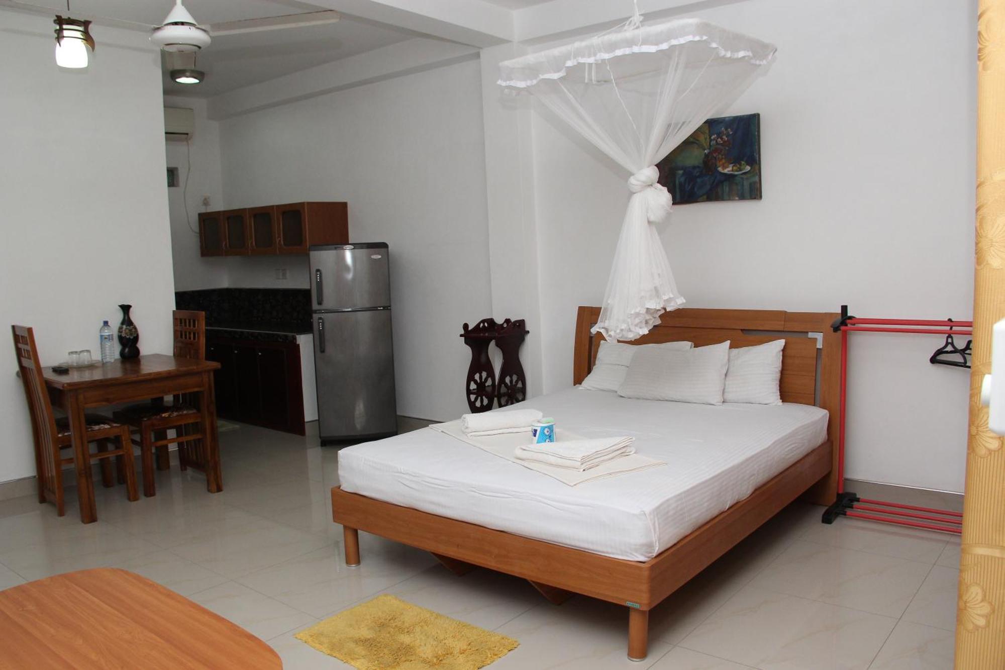 Shanith Guesthouse 니곰보 객실 사진